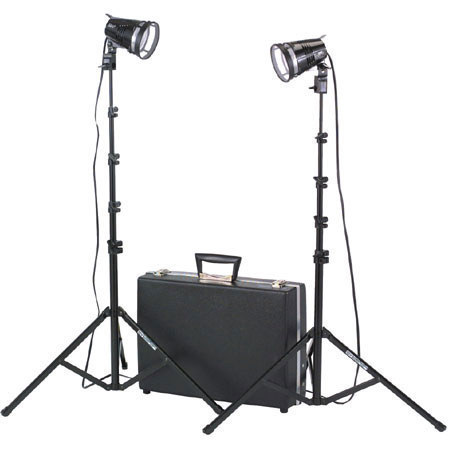 Smith-Victor K102 2-Light 1200 Watt Quartz Portable Attache Kit