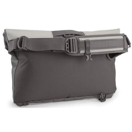 timbuk2 especial claro messenger bag Stash the Especial Stash Messenger Bag is your defense against the war on inclement weather Timbuk2 Especial Claro Cycling 15"