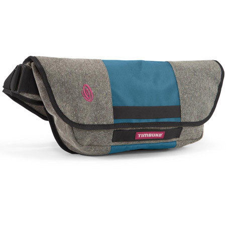 timbuk2 medium catapult sling messenger bag Ambidextrous and adjustable crossbody strap with SR buckle. Timbuk2 Catapult Sling | Lifetime