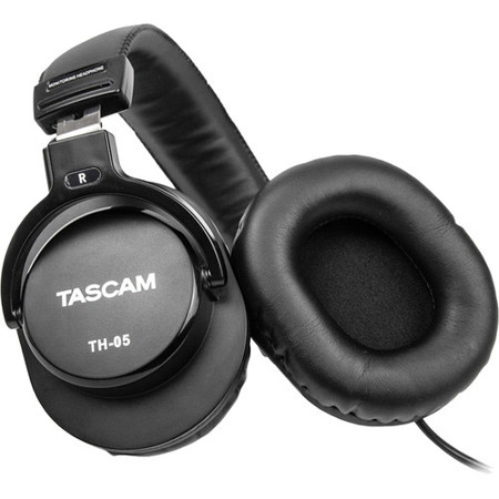 Tascam TH-05 Closed-Back Circumaural Monitoring Headphones