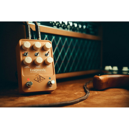 Universal Audio UAFX Enigmatic '82 Overdrive Special Amp Modeling