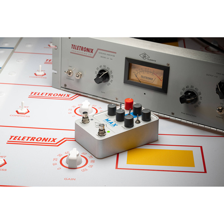 Universal Audio UAFX Max Preamp and Dual Compressor Pedal GPM-MAX