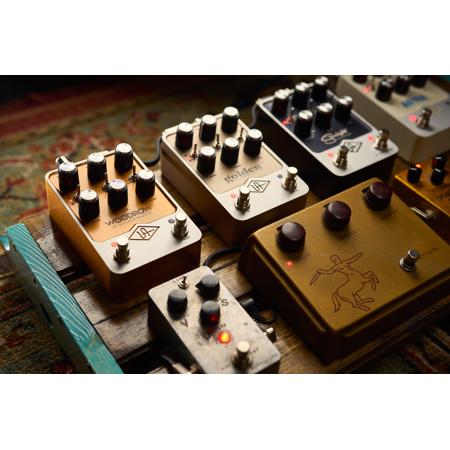 Universal Audio UAFX Woodrow '55 Instrument Guitar Amplifier Pedal