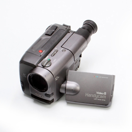 Sony HandyCam CCD-TRV30 Video8 Camcorder