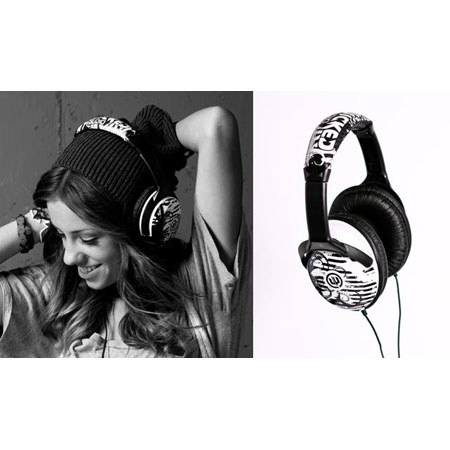 Wicked WI-8200 Reverb Full Size Headphones, Black/White