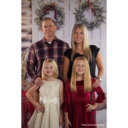 Westcott 8x8' X-Drop Pro Fabric Backdrop, Winter Holiday Wreaths