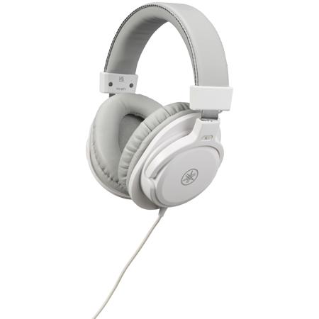 Yamaha AG03MK2 LSPK 3-Ch Mixer Pack with YMC01 Mic and YHMT1