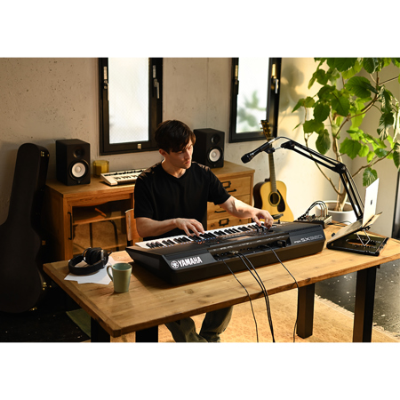 Yamaha PSR-SX920 61-Key High-Level Digital Arranger