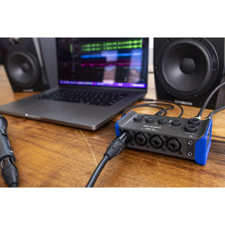 Zoom AMS-44 4x4 USB Audio Interface for Music and Streaming