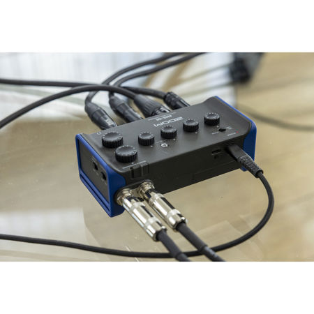 Zoom AMS-44 4x4 USB Audio Interface for Music and Streaming