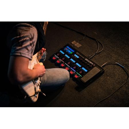 Zoom G11 Multi-Effects Processor Pedal Board for Guitarist ZG11