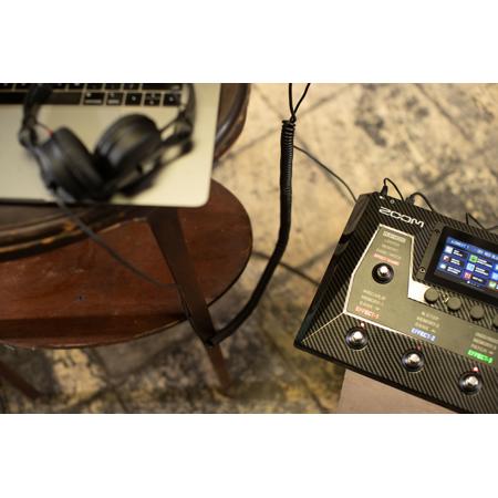 Zoom G6 Multi-Effects Processor with FP02M Expression Pedal for