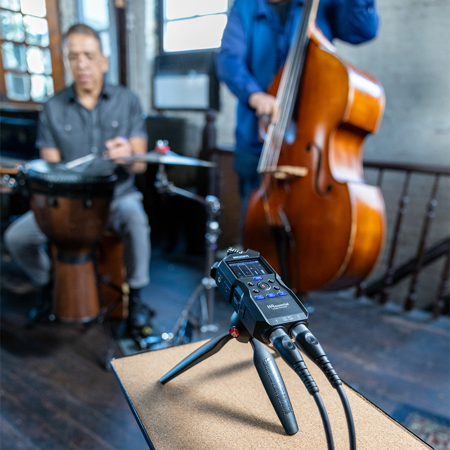 Zoom H4essential 4-Track 32-Bit Float Handy Recorder ZH4E - Adorama