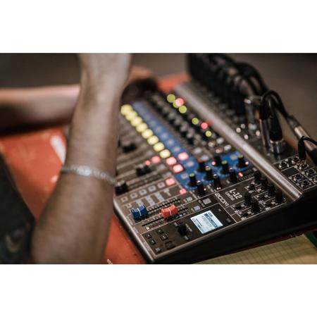 ZOOM ／LiveTrak L-12 Zoom LiveTrak L-12 – 12-Channel Digital Mixer & Multitrack