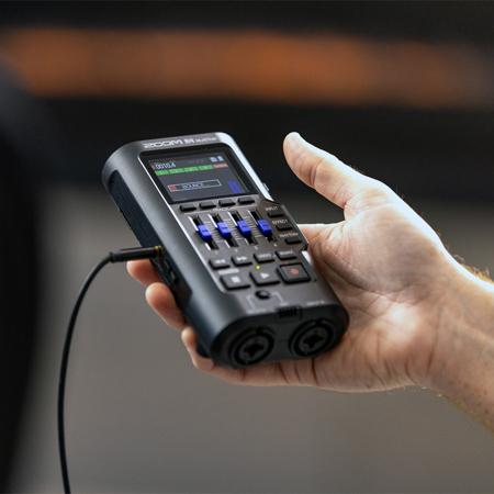 Zoom R4 MultiTrak 32-Bit Float Handheld Recorder ZR4