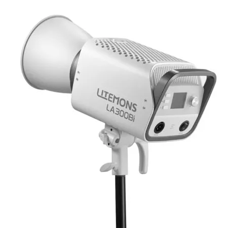 godox LEDライト　300 Amazon.com : GODOX SL300III LED Video Light, 330W 5600K Bowens