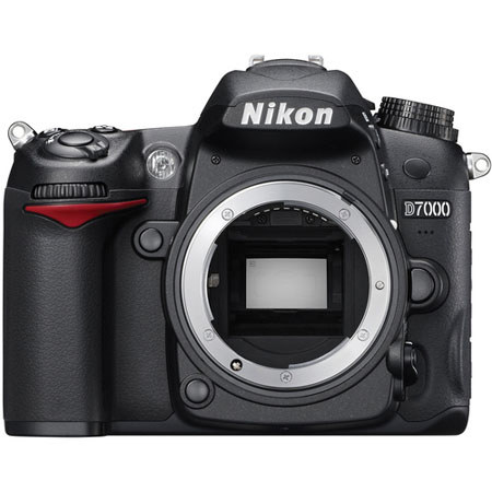 Nikon D7000 Dig SLR Camera Body Refurbished Bundle B