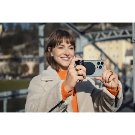 【未開封】Leica LUX Grip 18562　即納 Amazon.com: Leica LUX Grip for Smartphones (18562) : Cell