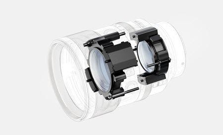 Floating focus mechanism for improved close-up capability