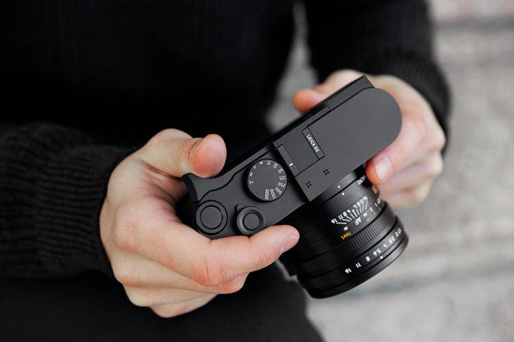 leica q2 adorama