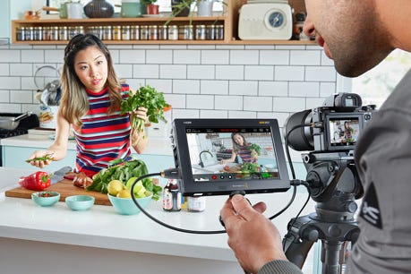 Blackmagic Design Video Assist 5 " 12G-SDI / HDMI HDR Recorder / Monitor 3 asistencia de vídeo 12g