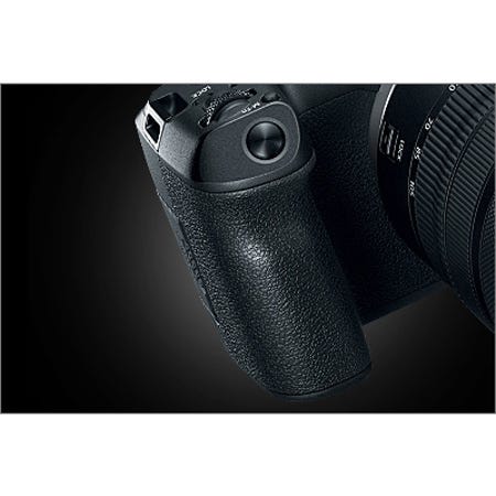 Deep Grip with Convenient Shutter Button Position