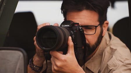Used Panasonic 70-200mm f/2.8 LUMIX S Pro O.I.S. L-Mount Lens Used Panasonic 70-200mm f/2.8 LUMIX S Pro O.I.S. L-Mount Lens