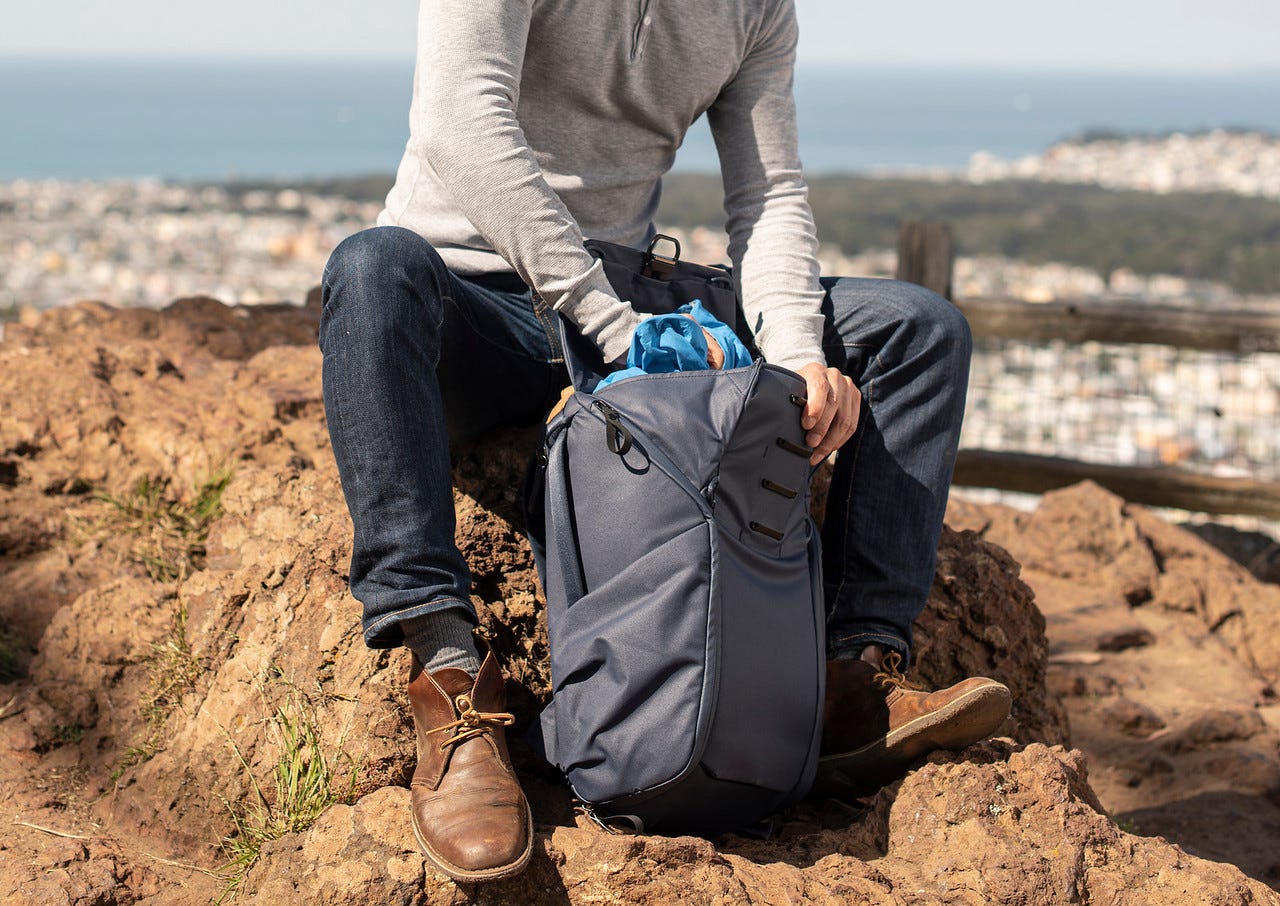 peak design travel backpack 30l black