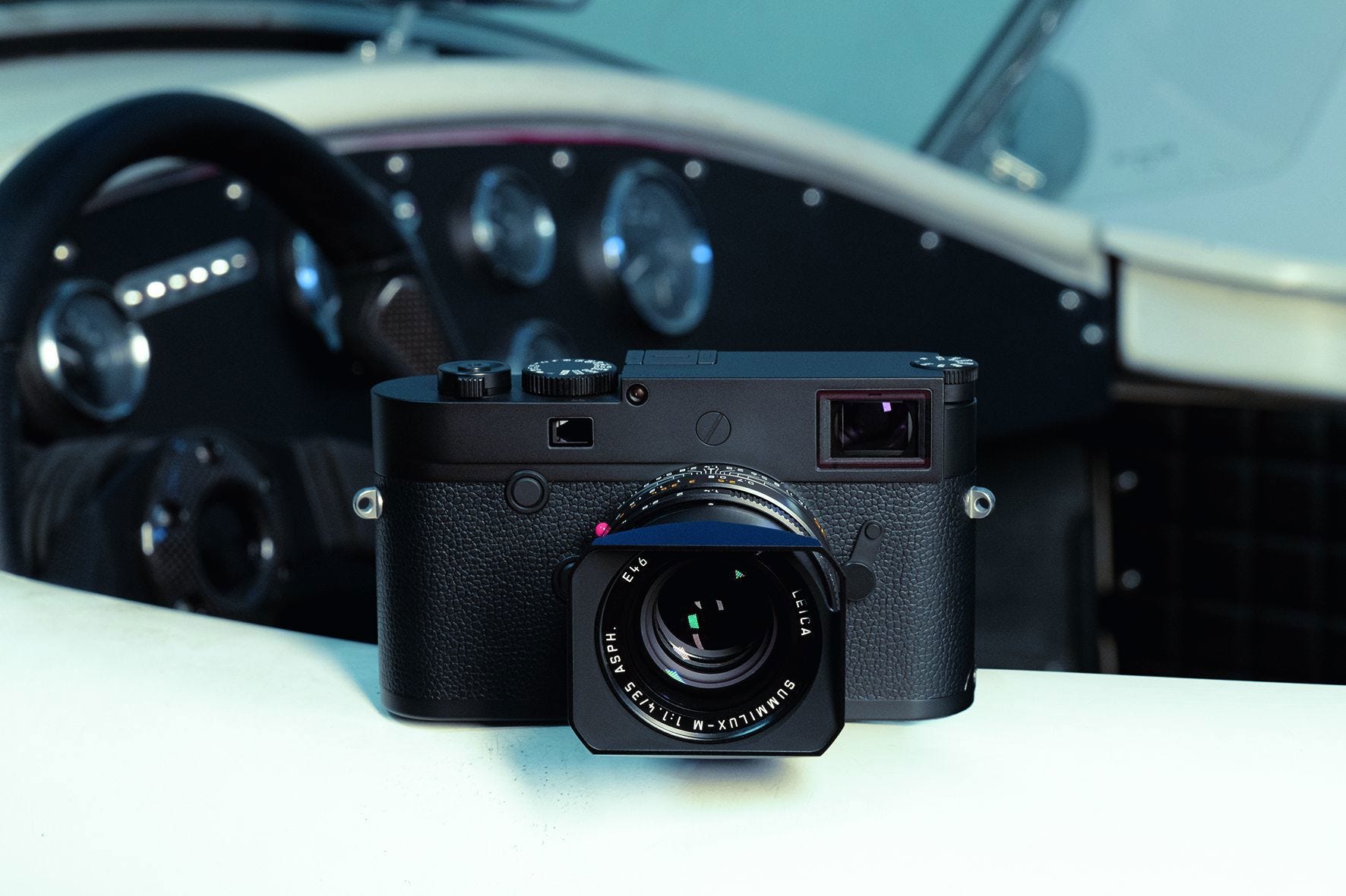 The classic touch of Leica in a breathtaking new body.