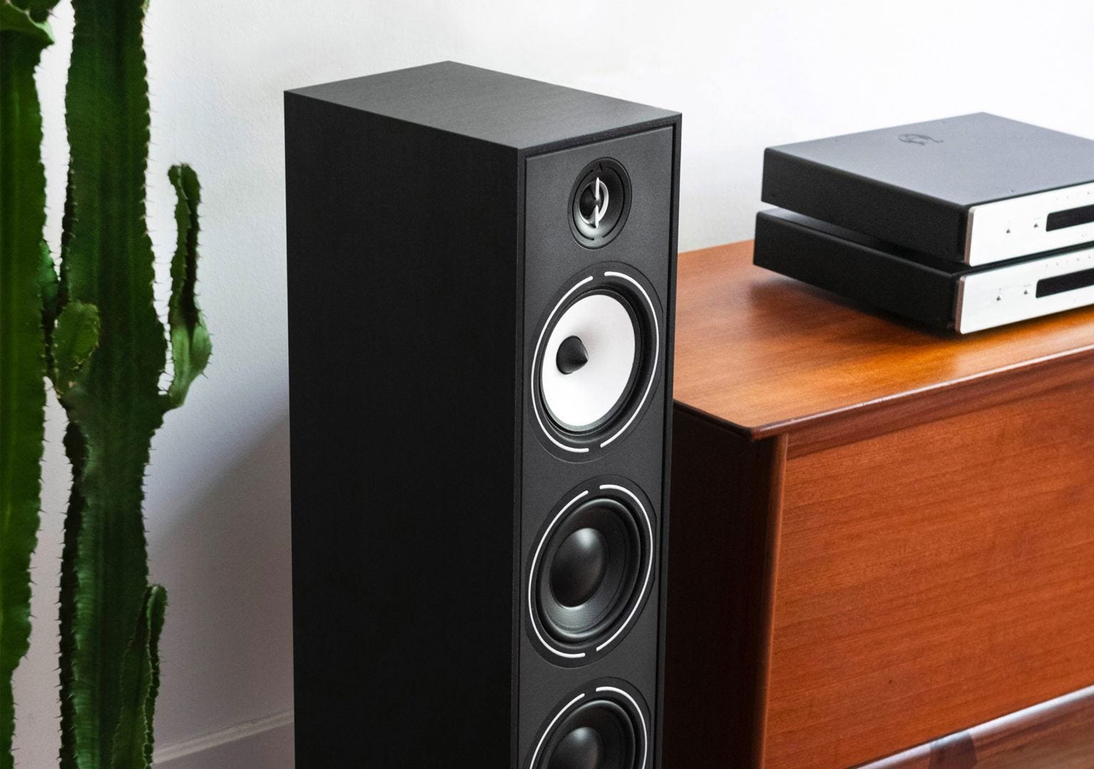 MODERN, POWERFUL, SLEEK DESIGN.