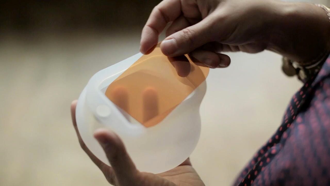 Integrated Gel Slot.