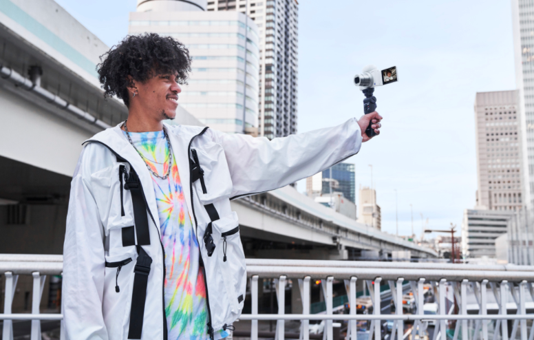Instantly Transfer Movies To Your Smartphone.