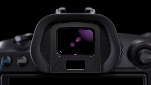 0.5-Type OLED EVF With Approx. 5.76 Million Dots.