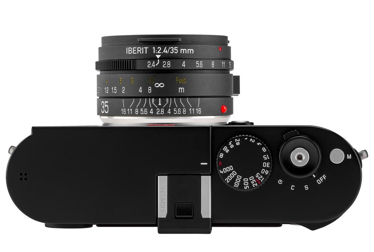 35mm f/2.4 wide angle