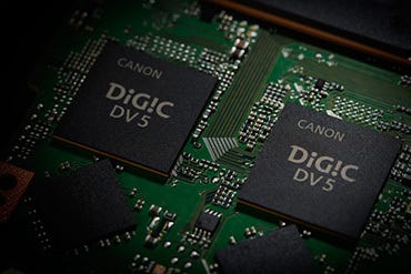 Enhanced Processing Power With Dual DIGIC DV5.