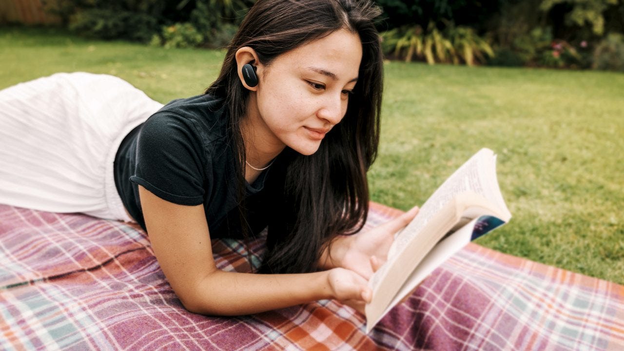 mutes outside noise during calls earbuds