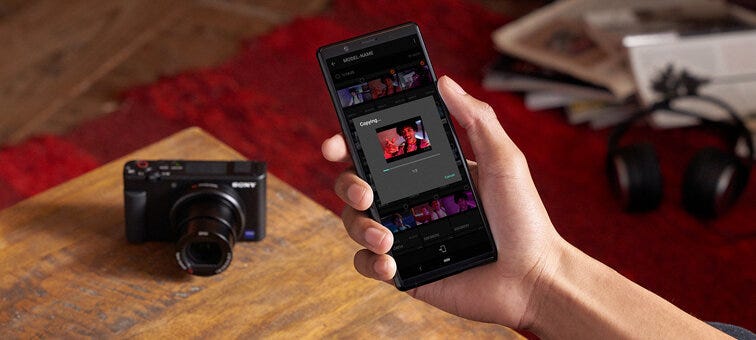 Send videos to your smartphone anywhere with Imaging Edge Mobile.