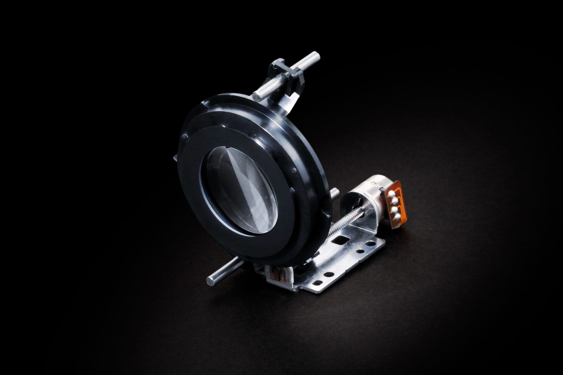 High Performance Autofocus System Means You'll Own Every Shooting Opportunity.