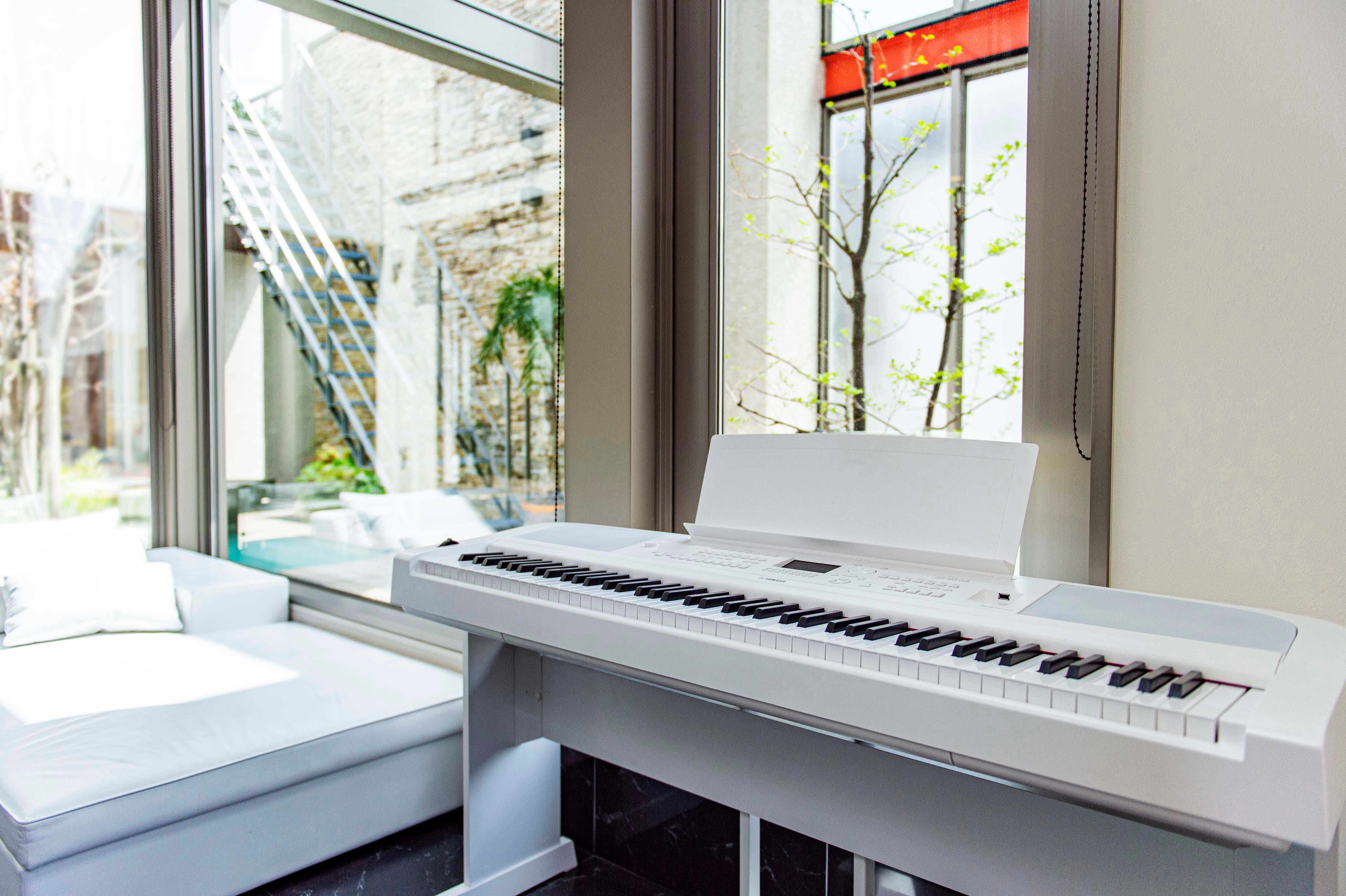 Yamaha DGX670