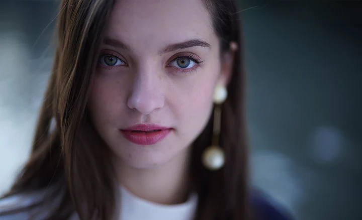 Smooth, Refined G Master Bokeh.