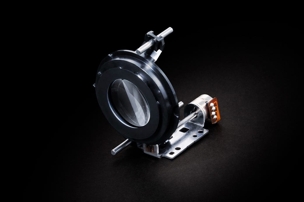 High Performance Auto Focus System.