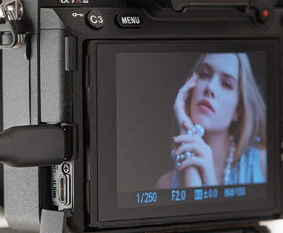 Sony Alpha a7R III Mirrorless Camera (V2) - Adorama