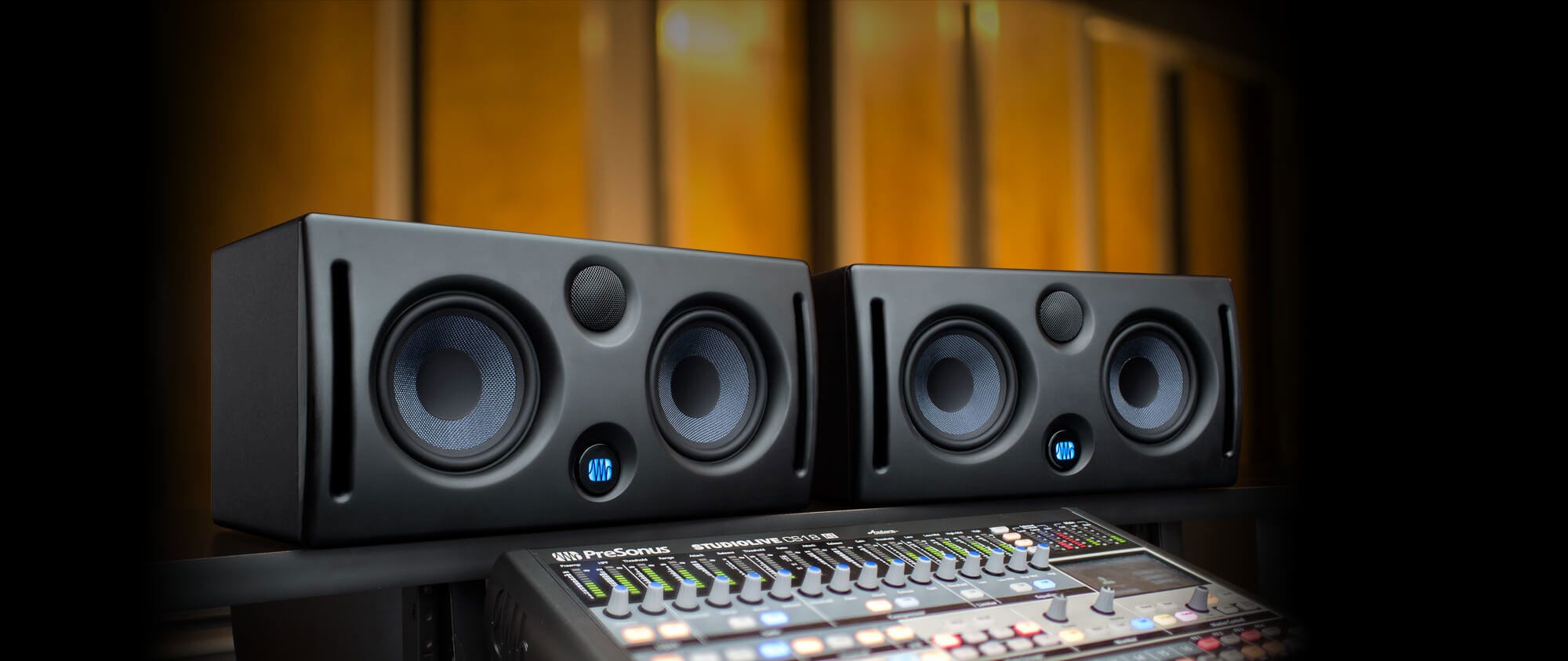 PreSonus Eris E44.