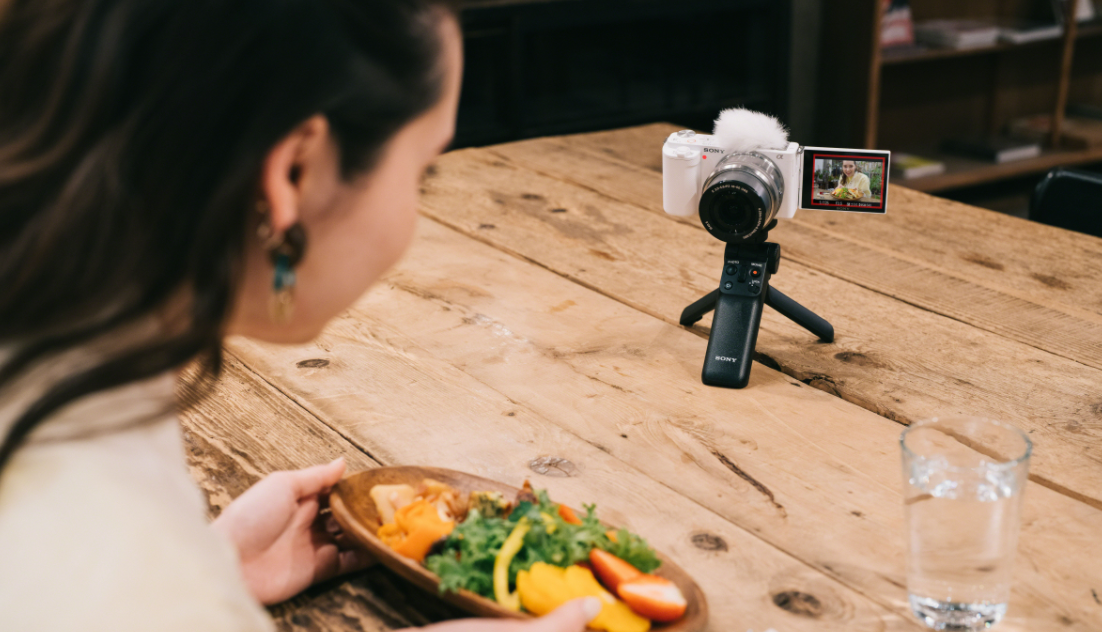Designed For Simple Selfie & Vlog Shoots.