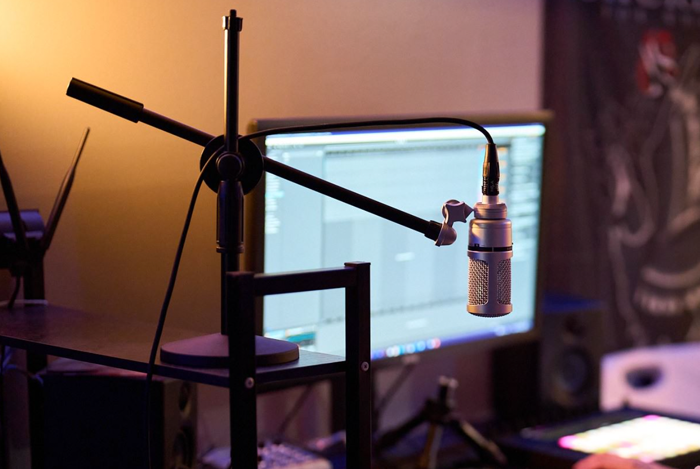 Sound Smooth with This Multifunctional Microphone.