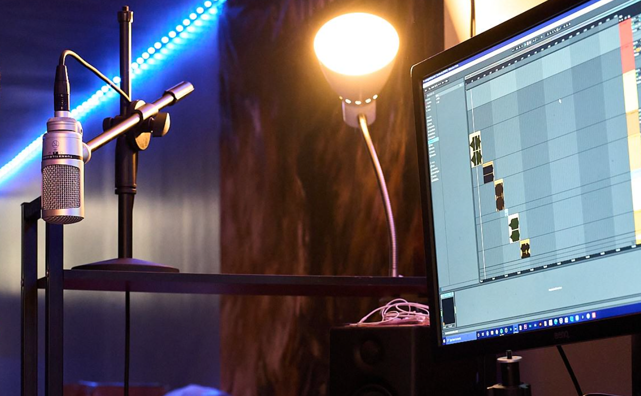 Sound Smooth with This Multifunctional Microphone.