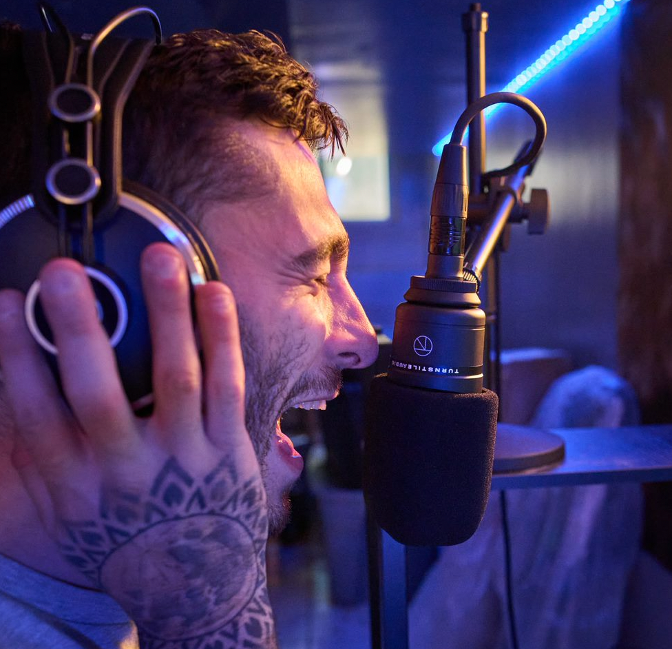 Crisp, Bright Audio for All Your Creative Projects.