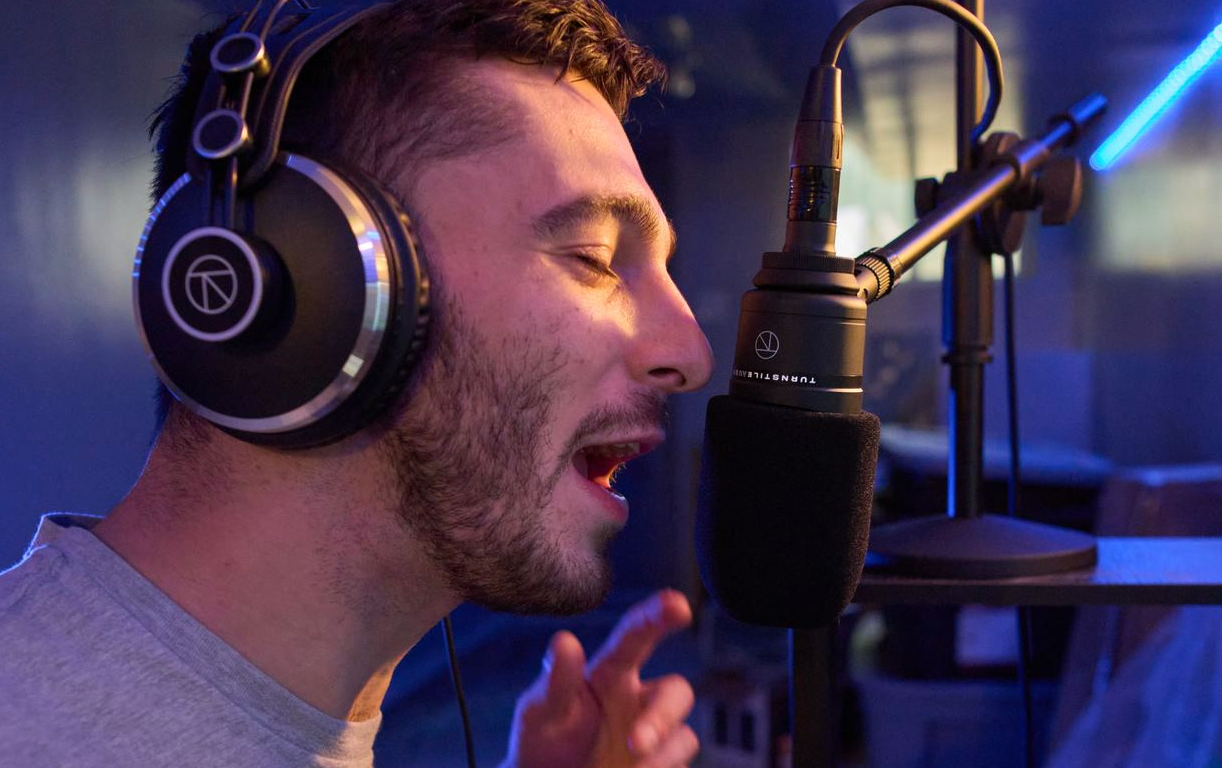 Crisp, Bright Audio for All Your Creative Projects.