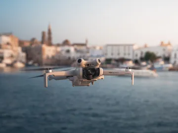 DJI Mini 4 Pro Drone with RC 2 Remote Controller