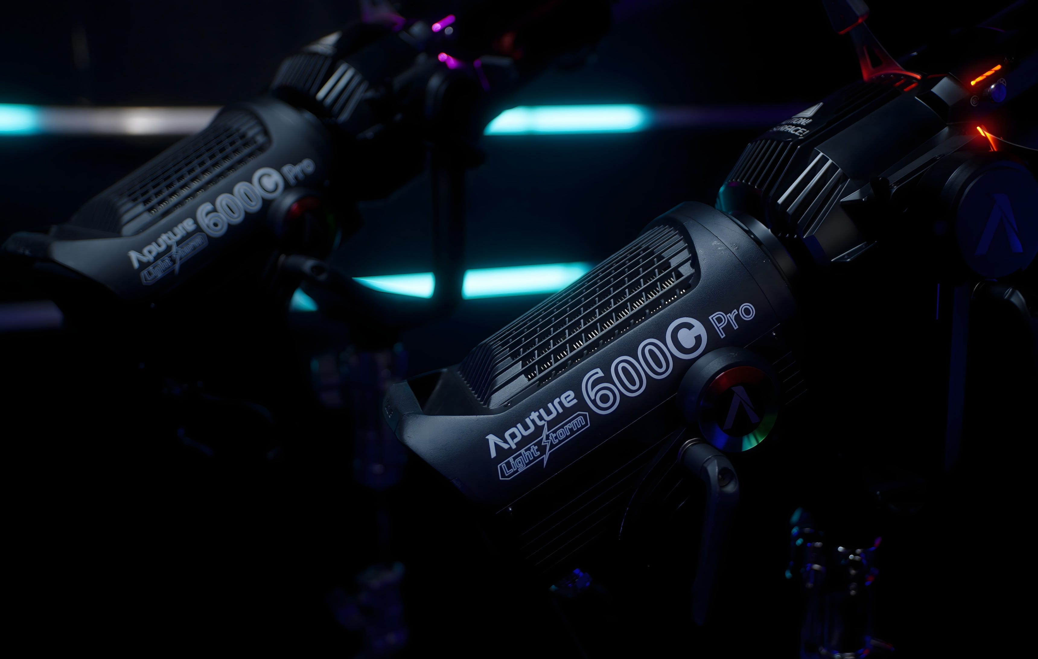 Aputure Light Storm 600c Pro II 600W RGBWW LED Light